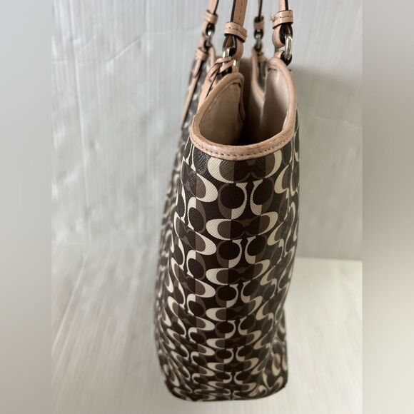 Coach Brown Peyton Dream Brown Signature Tote Bag and Wristlet Set - Picture 5 of 16